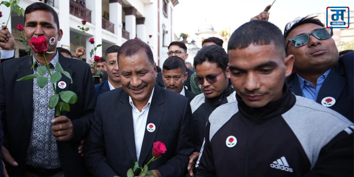 निर्वाचनमा होमिने भए विप्लव, चुनावचिह्न गुलाब