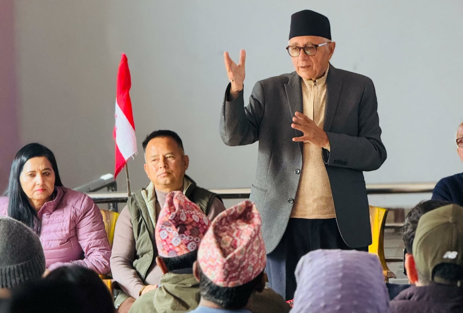 मध्यमार्गी धार अपनाएर पार्टी फुट्नबाट जोगाएँ : शेखर कोइराला