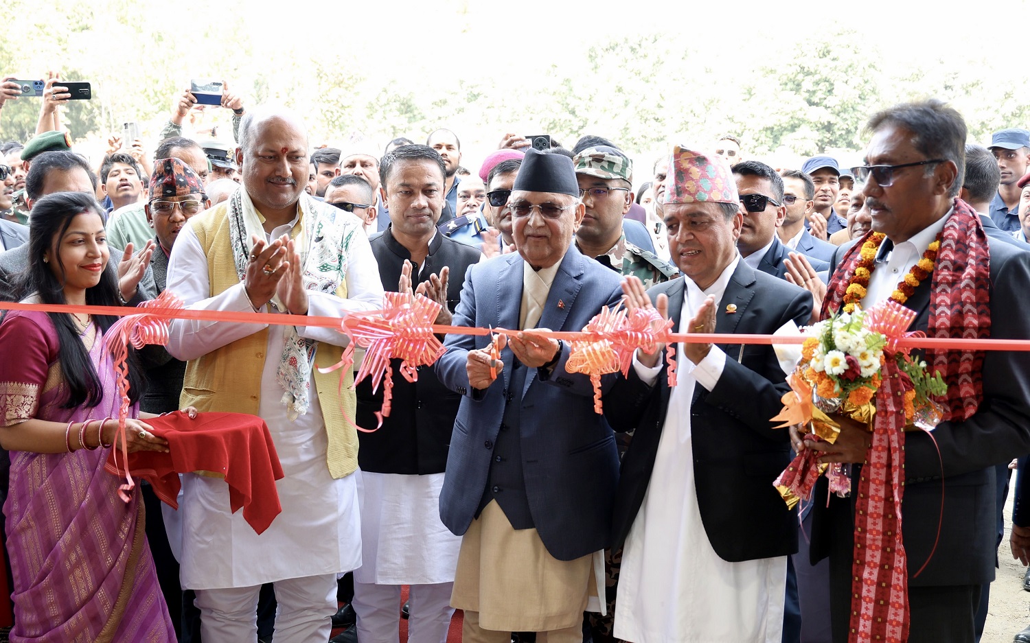 आइएमई ग्रुपको २ अर्ब रुपैयाँ लगानीमा कागज उद्योग सञ्चालनमा, प्रधानमन्त्री ओलीद्वारा उद्घाटन