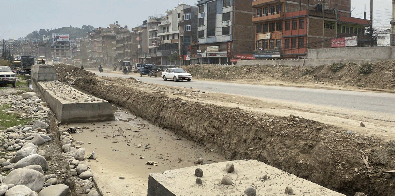 साँगा-धुलिखेल सडक: पुल बजार खण्डमा स्तरोन्नति सुरु