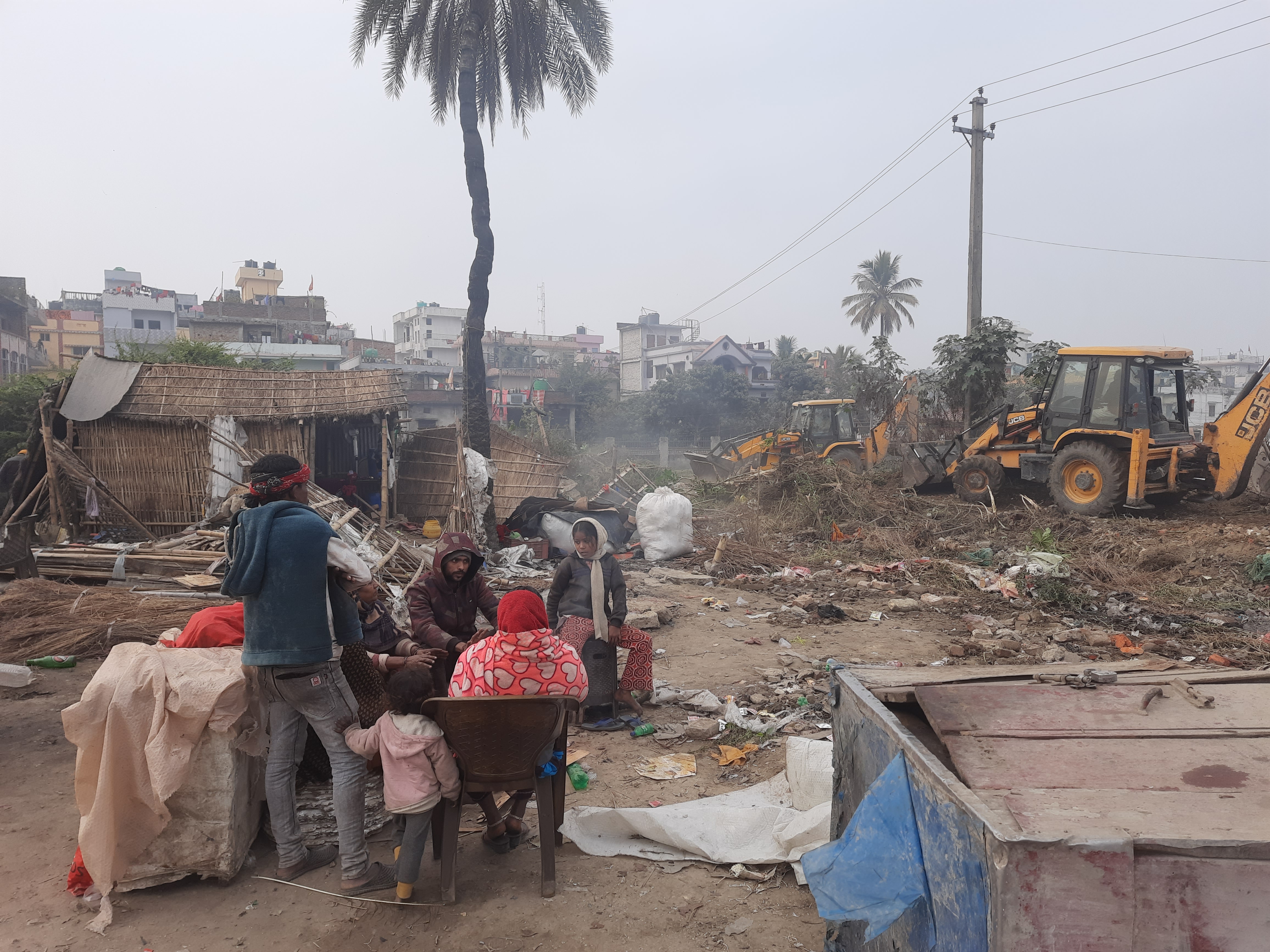 बिपी उद्यानको अतिक्रमित जग्गामा बनेका संरचना हटाउन सुरु