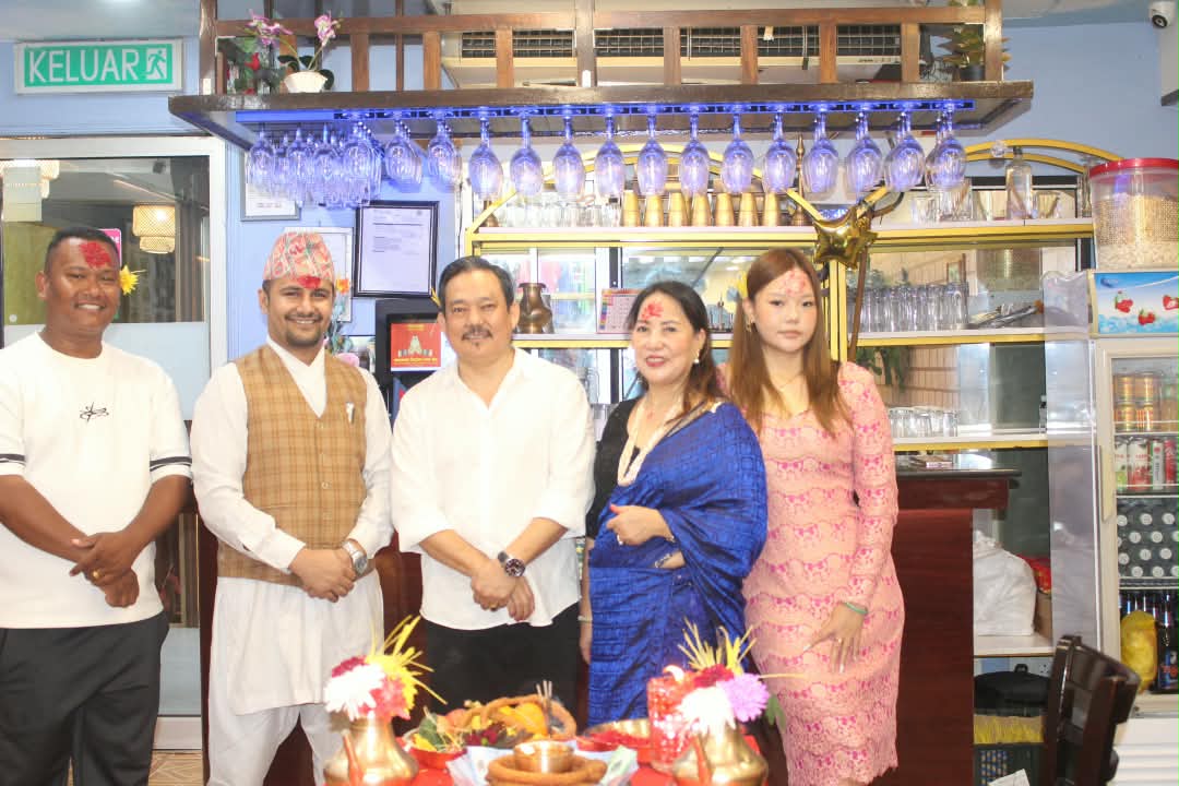 मलेसियामा यस वर्ष दसैंको रौनक झनै आकर्षक, नेपाली रेस्टुरेन्टहरूमा देखियो नेपालकै झल्को