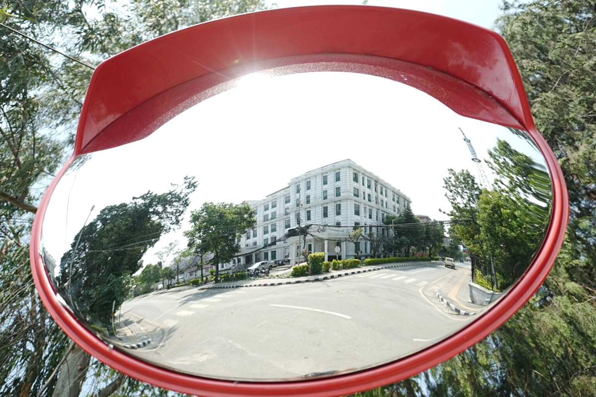 सिंहदरबारमा समानान्तर केन्द्रको अभ्यास : १७ मन्त्रीलाई डेढ सयभन्दा बढी सहयोगी