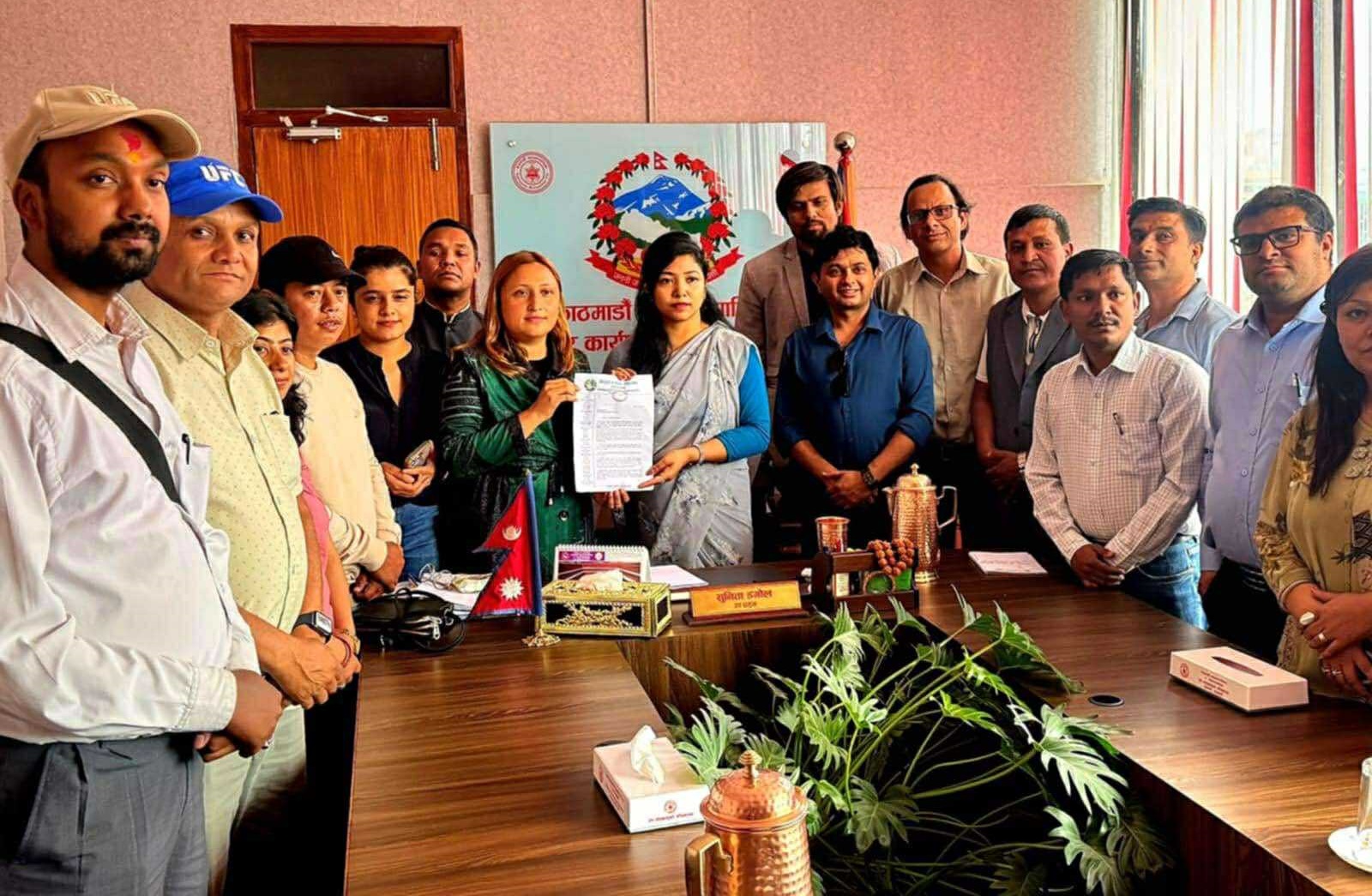 'मिडिया बचाऔं अभियान' सम्पन्न, ७ बुँदे मागसहित ११ वटै पालिकामा ध्यानाकर्षण पत्र बुझाइयो