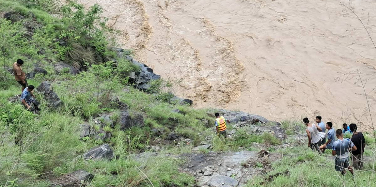 कर्णाली नदीमा बेपत्ता मध्ये थप दुई जनाको शव फेला