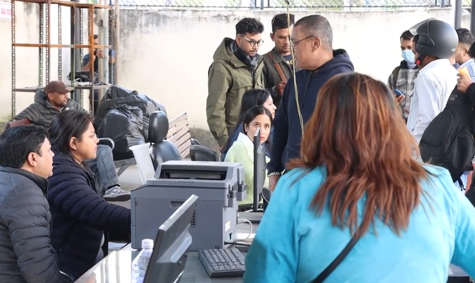 वैदेशिक रोजगारीमा जानेहरू जो लाइसेन्सको पर्खाइमा छन्