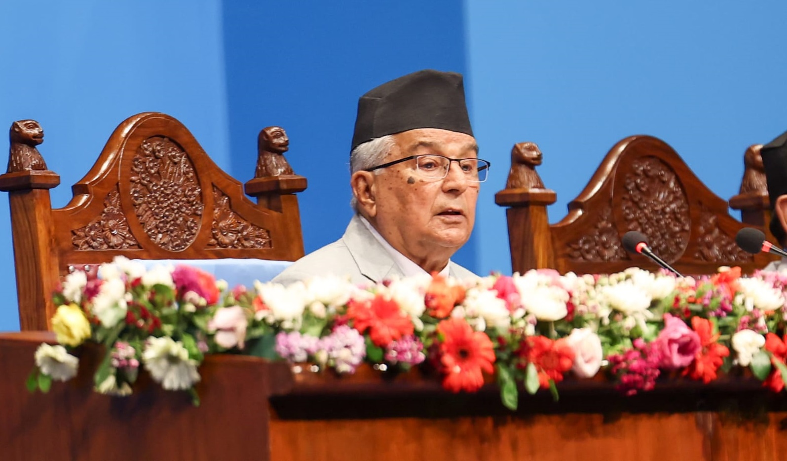 वैदेशिक रोजगारीलाई सुरक्षित, मर्यादित तथा व्यवस्थित बनाउन नीति, कानुन र कार्यविधि संशोधन सरकारको प्राथमिकतामा