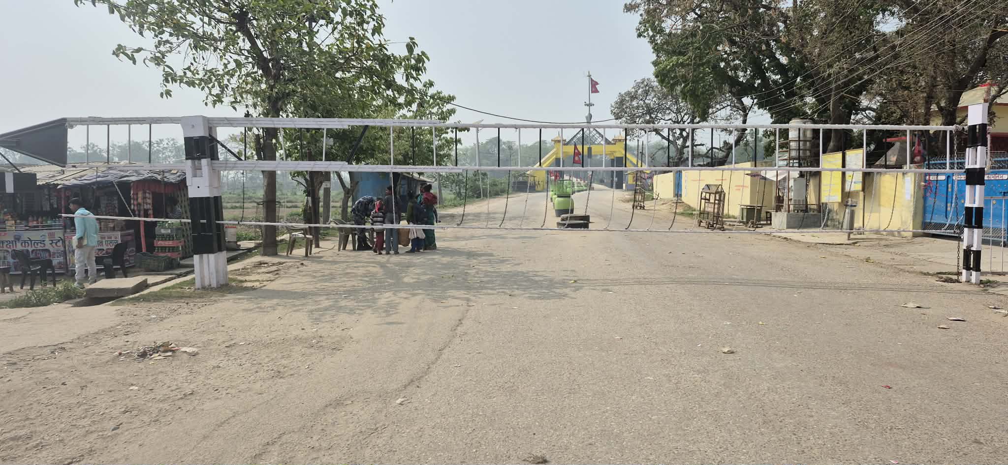 नेपाल–भारत सीमा नाका पूर्ण रूपमा बन्द
