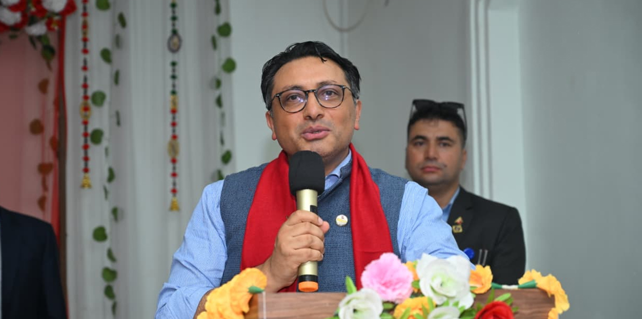 आफ्नै आम्दानीबाट देश बनाउने बजेट ल्याएको अर्थमन्त्री डा. स्वर्णिम वाग्लेको दाबी