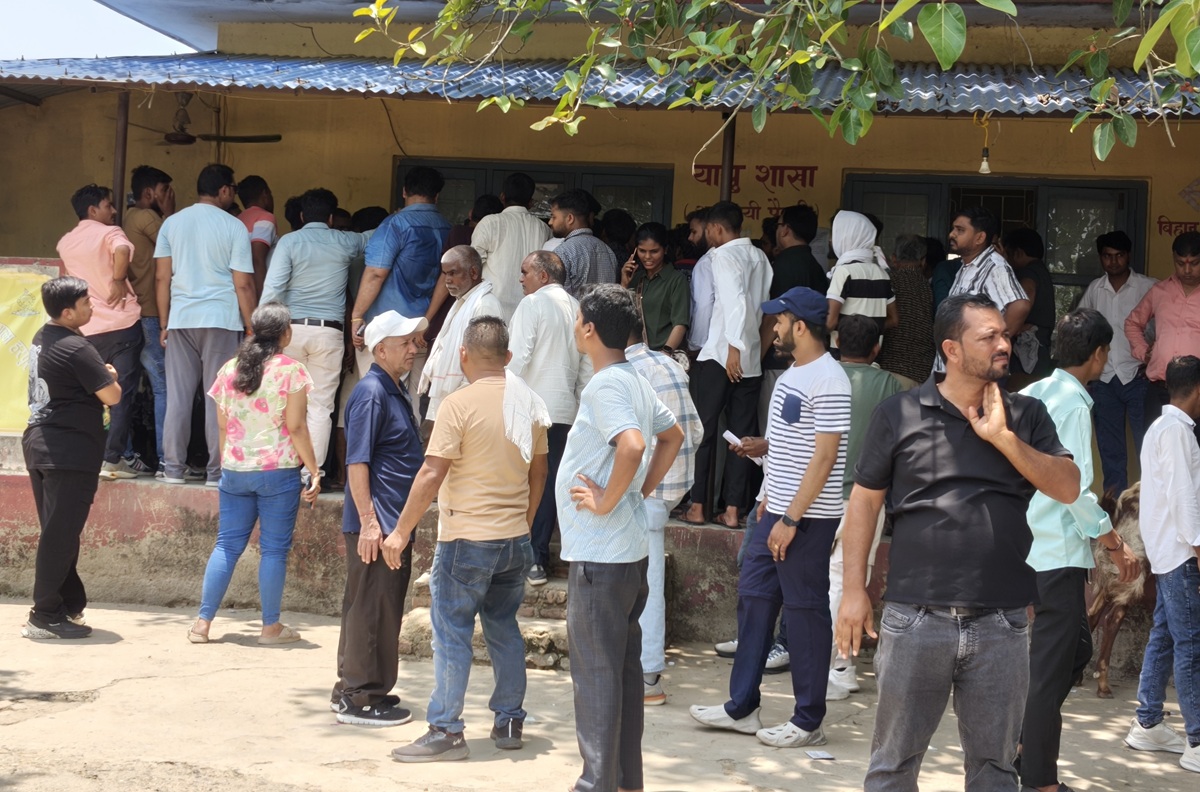 अनलाइन भन्सार प्रणाली लागू भएसँगै महेशपुर भन्सारमा बढ्यो चाप