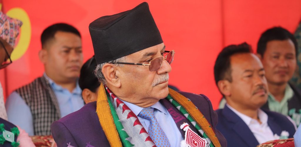 सरकार भिजेको बिरालोको हालतमा छ : दाहाल