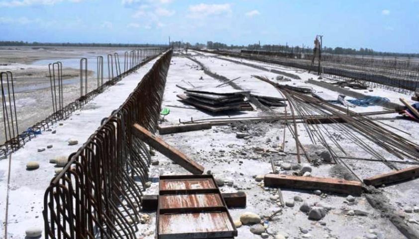 महाकालीमा निर्माणाधीन पुल अलपत्र, आर्थिक नाका बनाउने योजना अन्योल