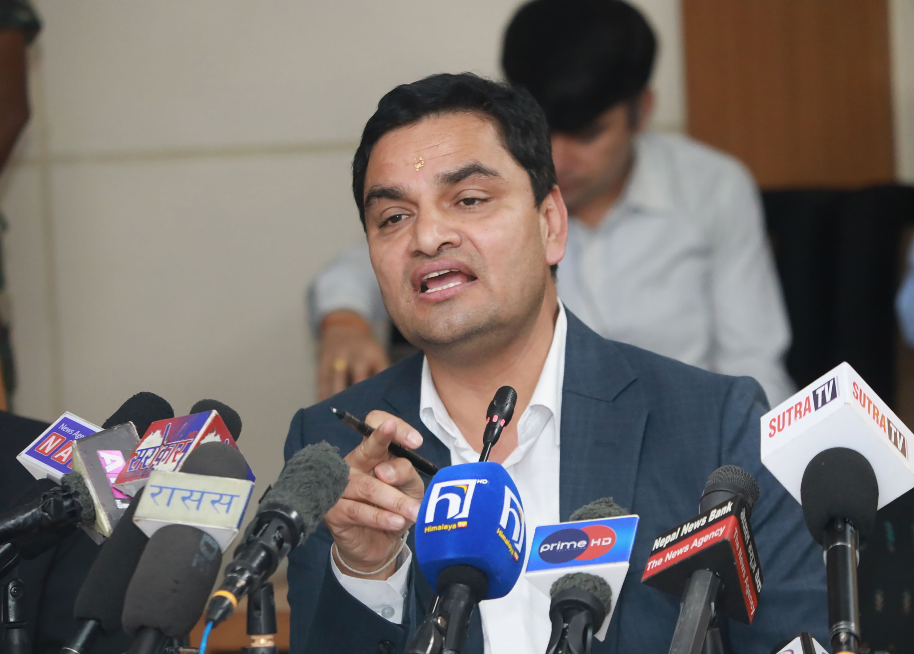 स्वास्थ्यमन्त्री पौडेलेको एक वर्ष : नागरिक आरोग्य कार्यक्रमदेखि दर्जनौं कार्यक्रम कानुनी वैधतासम्म