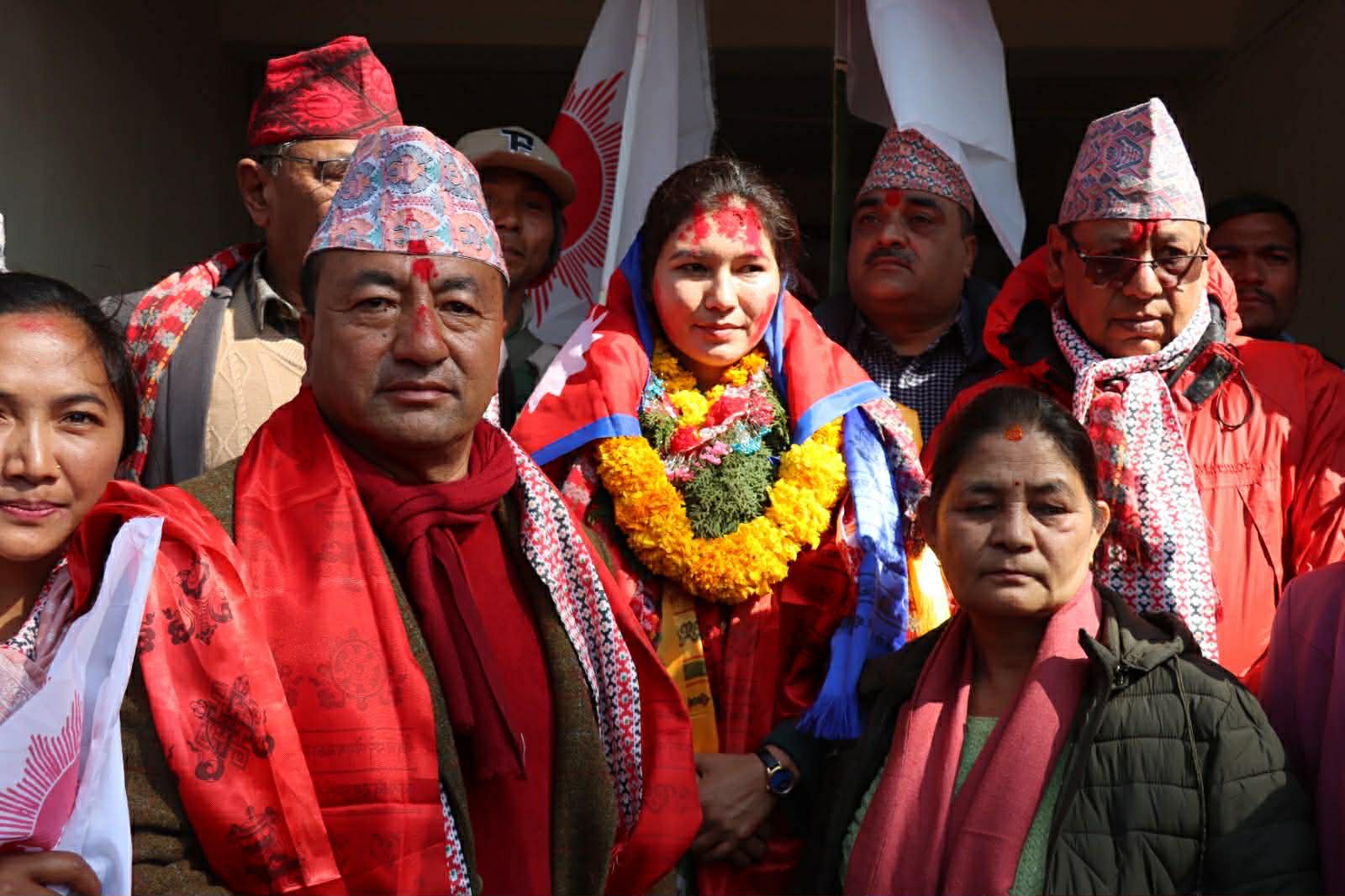 अस्मिता थापा ओखलढुंगा जिल्लाकै सर्वाधिक लोकप्रिय उम्मेदवार रहेको एमाले नेता सुनुवारको दावी