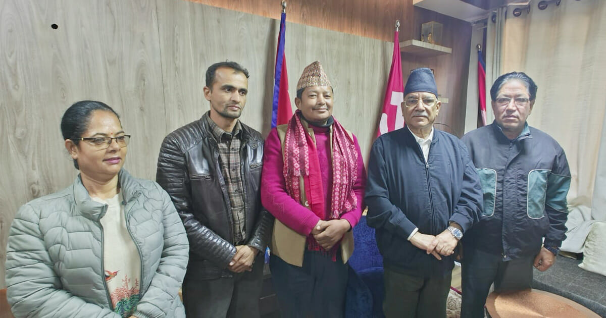 रुकुम पूर्वका मल्ल नेकपामा प्रवेश, संयोजक प्रचण्डद्वारा स्वागत