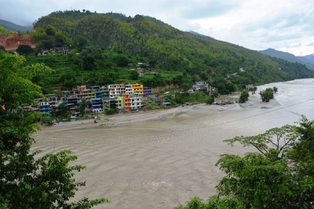 जसपा नेपालको राष्ट्रिय महाधिवेशन मञ्च हावाहुरीले भत्कायो