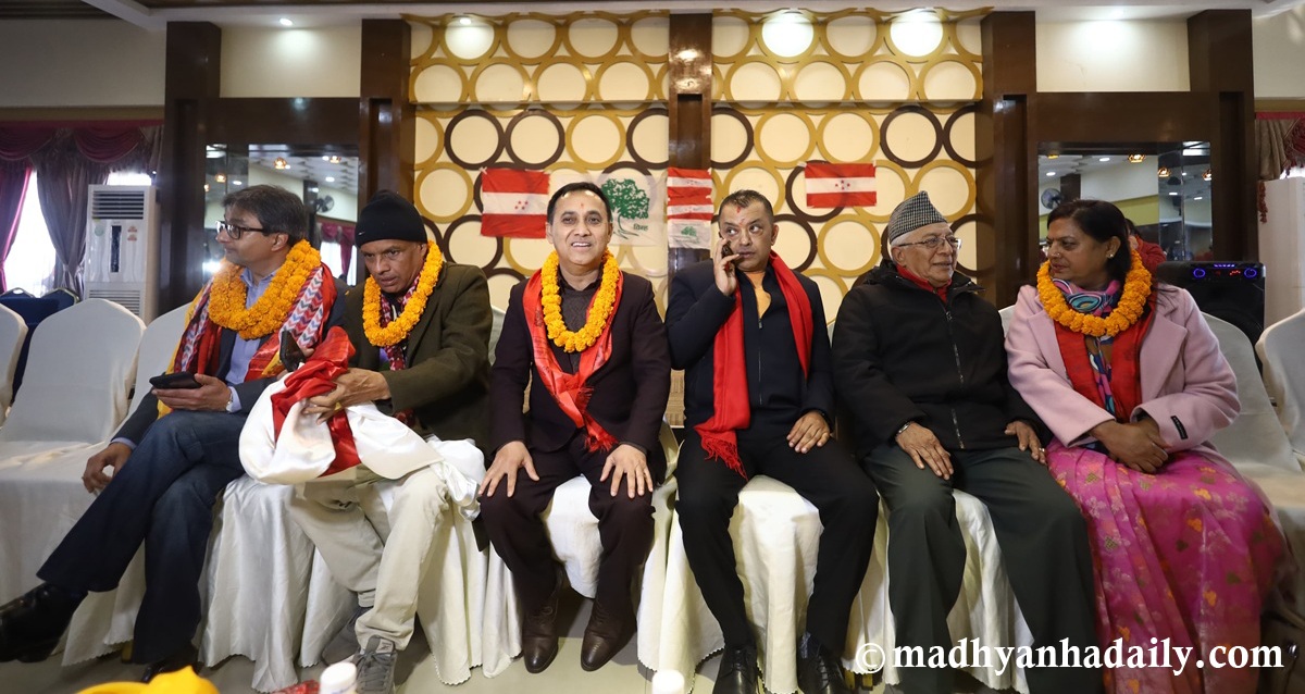 गगन नेतृत्वको कांग्रेस केन्द्रीय कार्यसमितिको पहिलो बैठक (तस्बिरहरू)