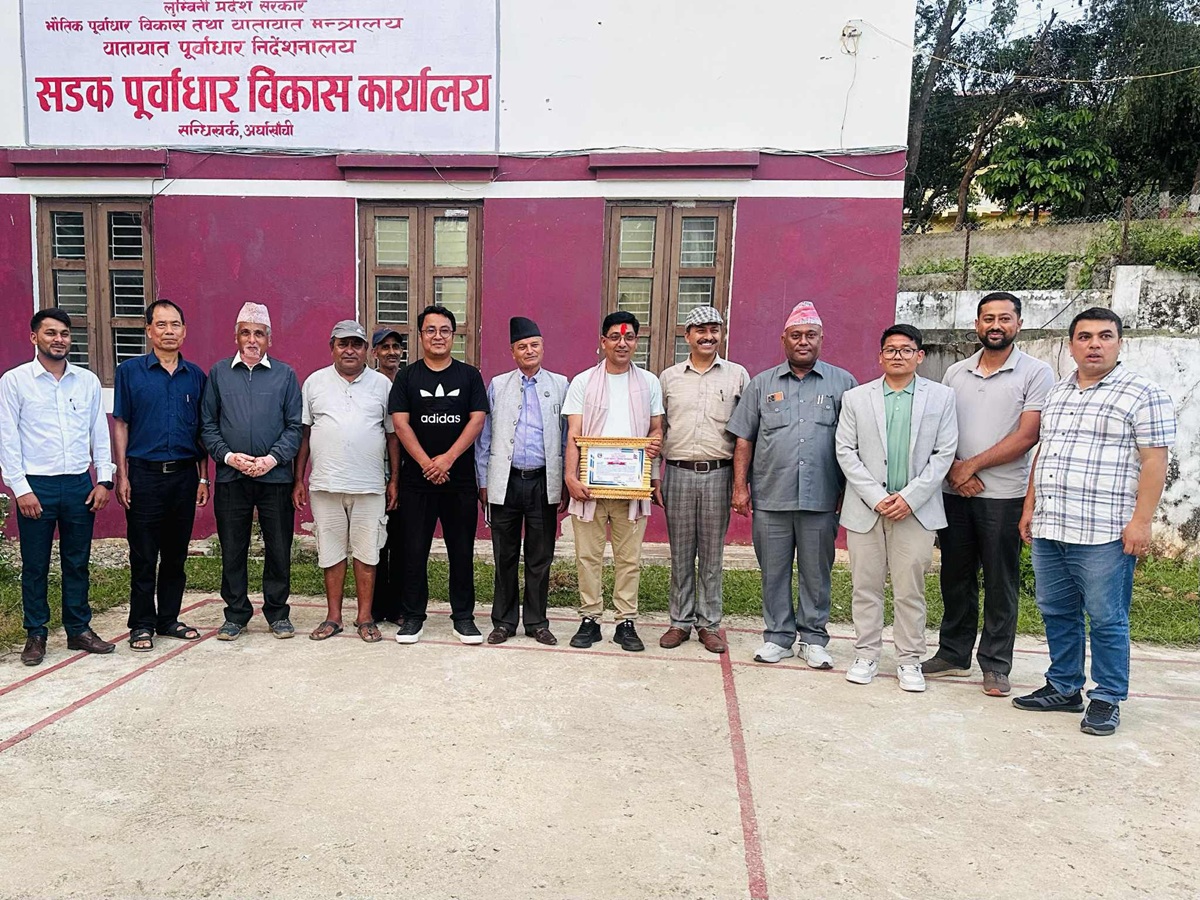 समय अगावै काम सम्पन्न गर्ने युवा व्यवसायी खनाल सम्मानित