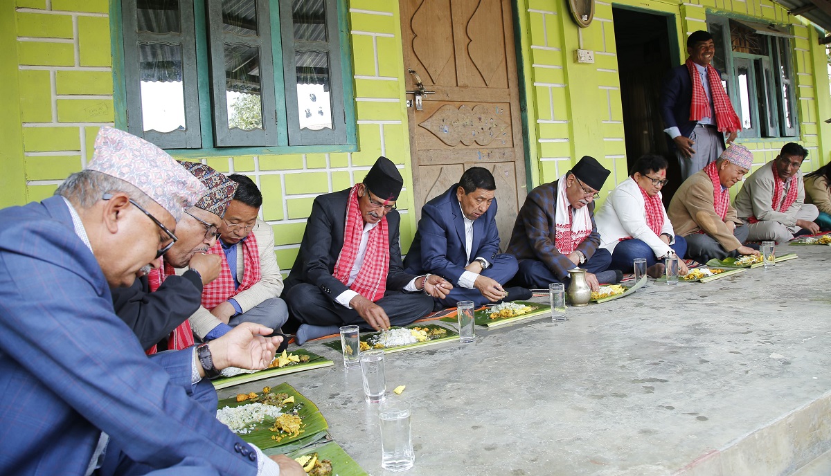 जनतासँग माओवादी याचना : ‘गल्ती सच्याउँछौं, साथ दिनुस्’