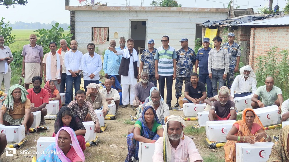 नदी कटानबाट पीडित हर्दाैनाबासीलाई यूएई सरकारको राहत सामग्री