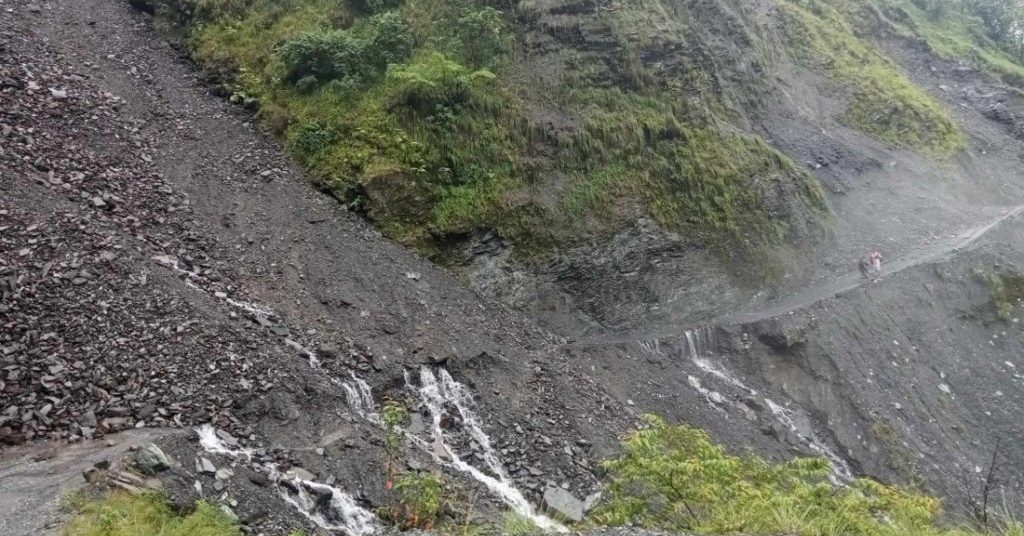 बेनी–दरवाङ सडक अवरुद्ध
