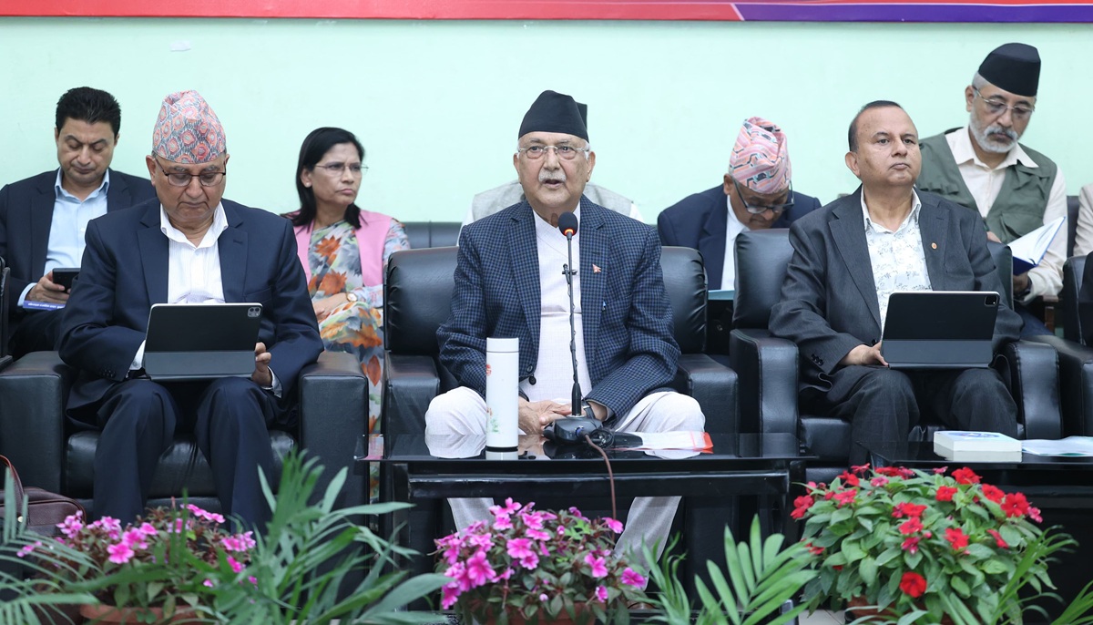 एमाले केन्द्रीय कमिटी बैठक : आन्तरिक एकतालाई बलियो बनाउन अध्यक्ष ओलीको आग्रह