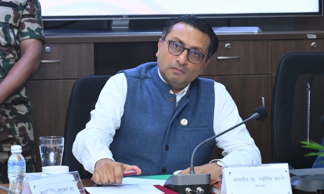 संविधानमै संशोधन र जनमत संग्रहको व्यवस्था छ, त्यसमै टेकेर अघि बढ्छौं : अर्थमन्त्री वाग्ले