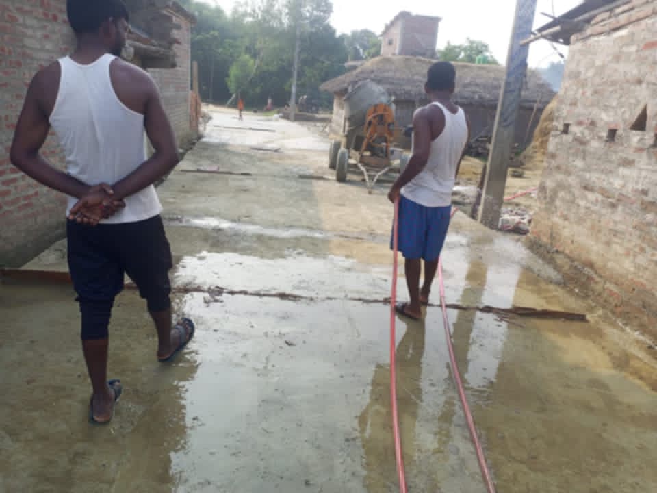 नवराजपुरको मझौरामा आरसीसी ढलान सडक निर्माण सम्पन्न, स्थानीयलाई सहज