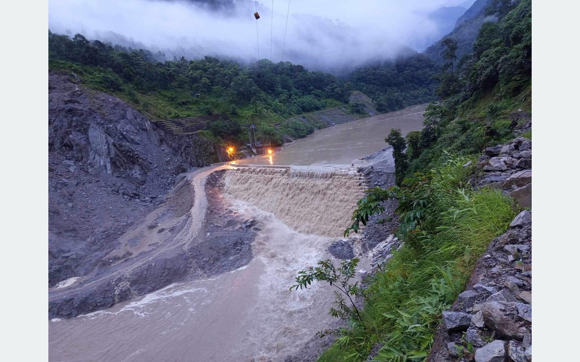 अरुणमा जलसतह बढेपछि सतर्कता अपनाउन आग्रह