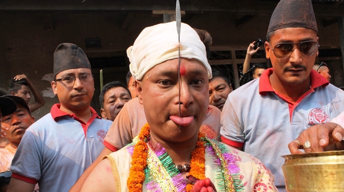 भक्तपुरमा जिब्रो छेड्ने जात्राको ब्रत सुरु