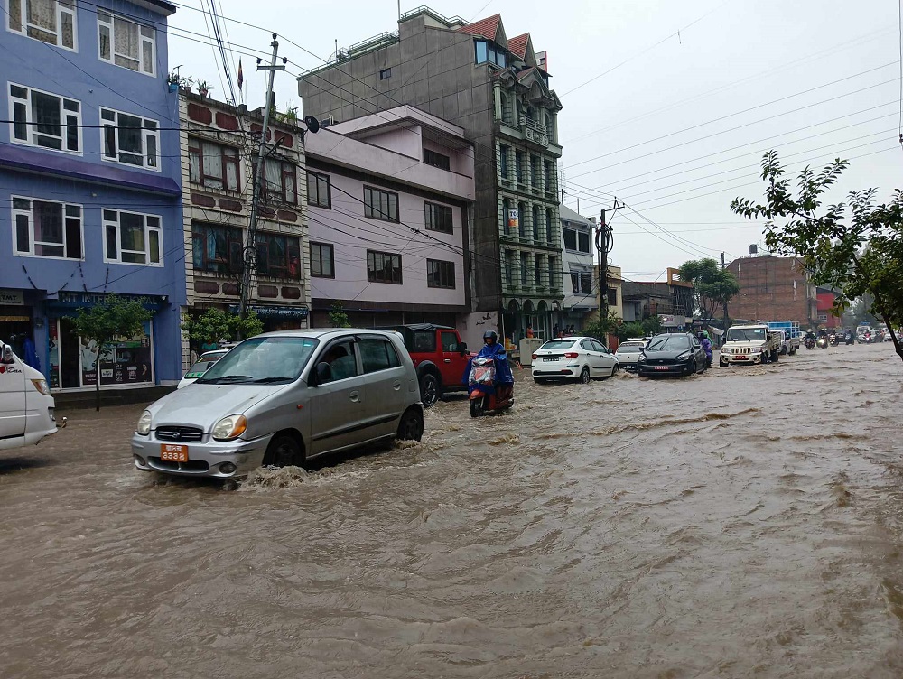 वर्षाले काठमाडौं उपत्यकाको जनजीवन प्रभावित