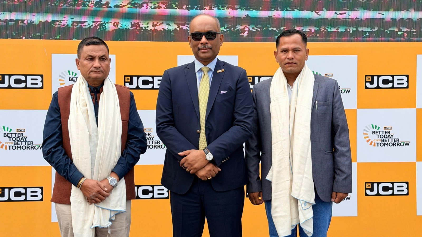 जेसिबी इन्डियाद्वारा भोटेकोशी बाढीका क्रममा उद्धारमा खटिएका नेपाली ग्राहकहरूको सम्मान