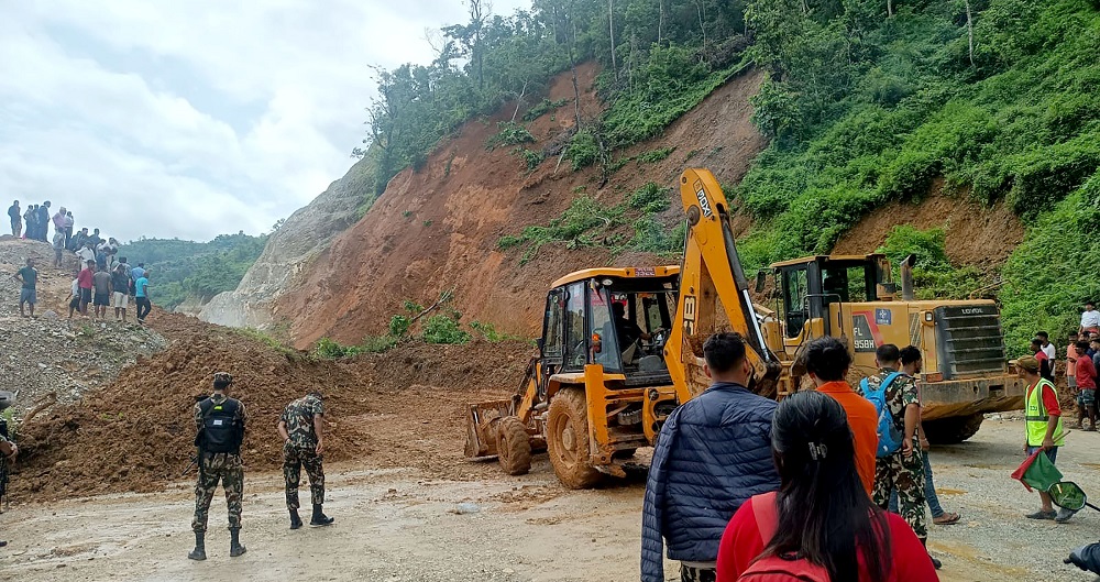 पृथ्वी राजमार्ग सात घण्टापछि खुल्यो