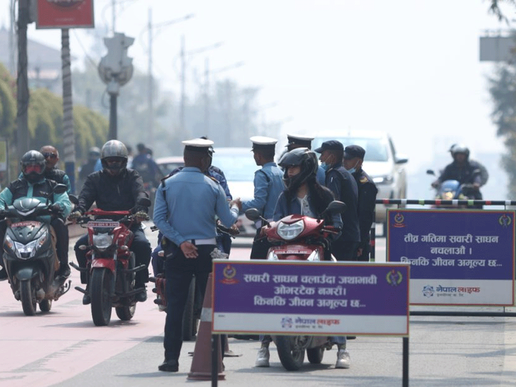 ट्राफिक कारबाहीबाट एकै दिन ४ लाख ४८ हजार राजस्व संकलन