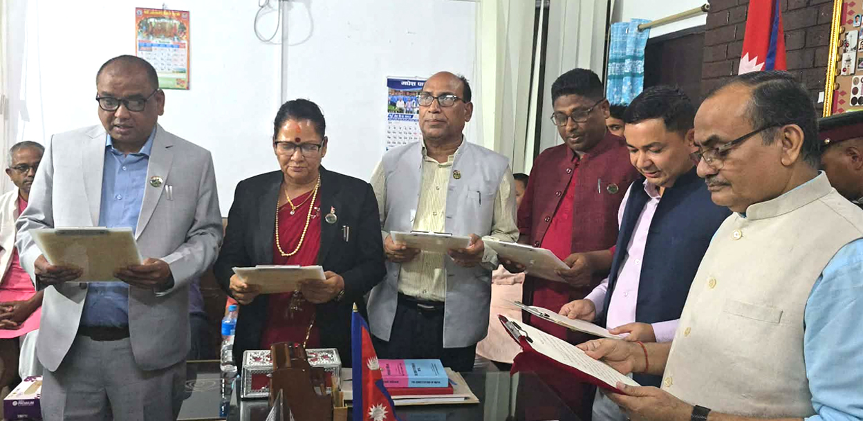 तीन वर्षमा पाँच सरकार, पुराना दलहरू सत्तामा एकसाथ