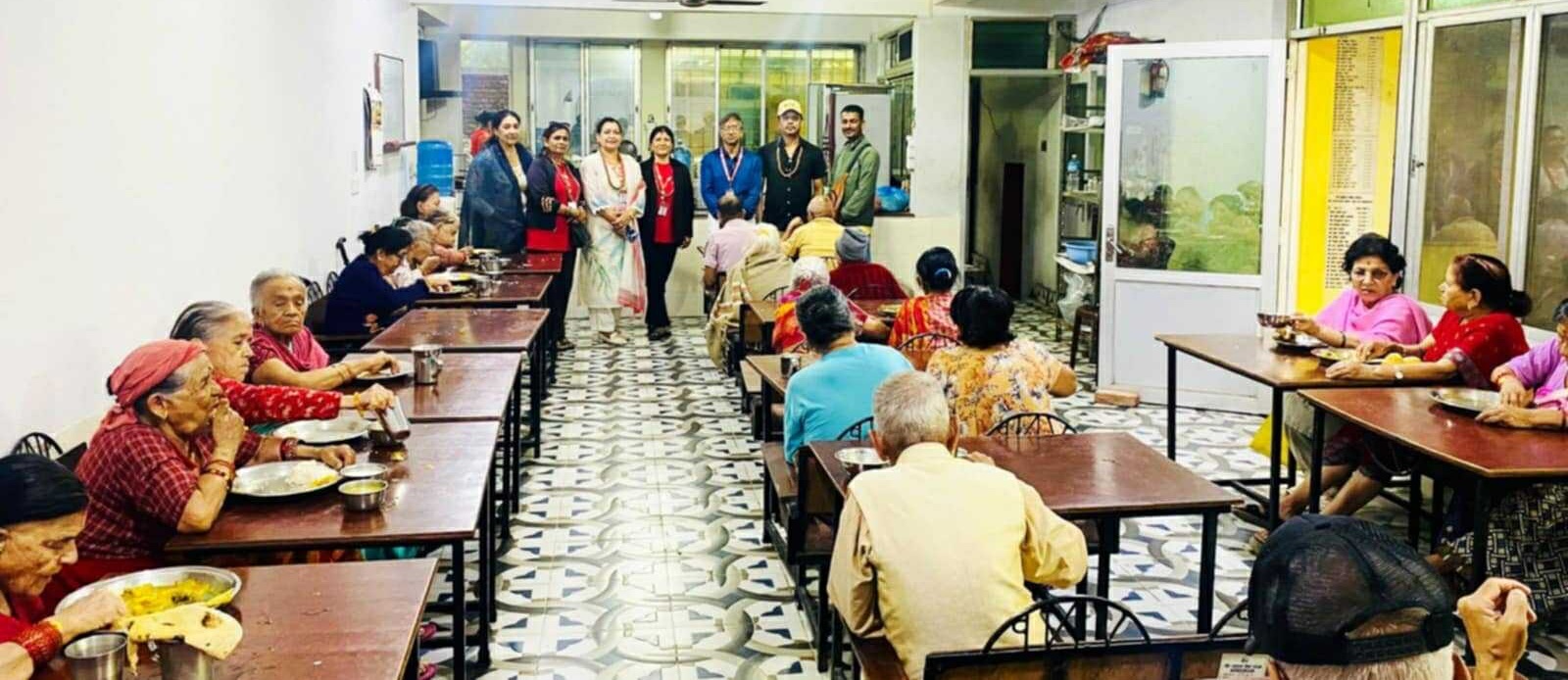 नृत्य निर्देशक संघ नेपालको दशौं वार्षिकोत्सवमा निःसहाय ज्येष्ठ नागरिकलाई भोजन