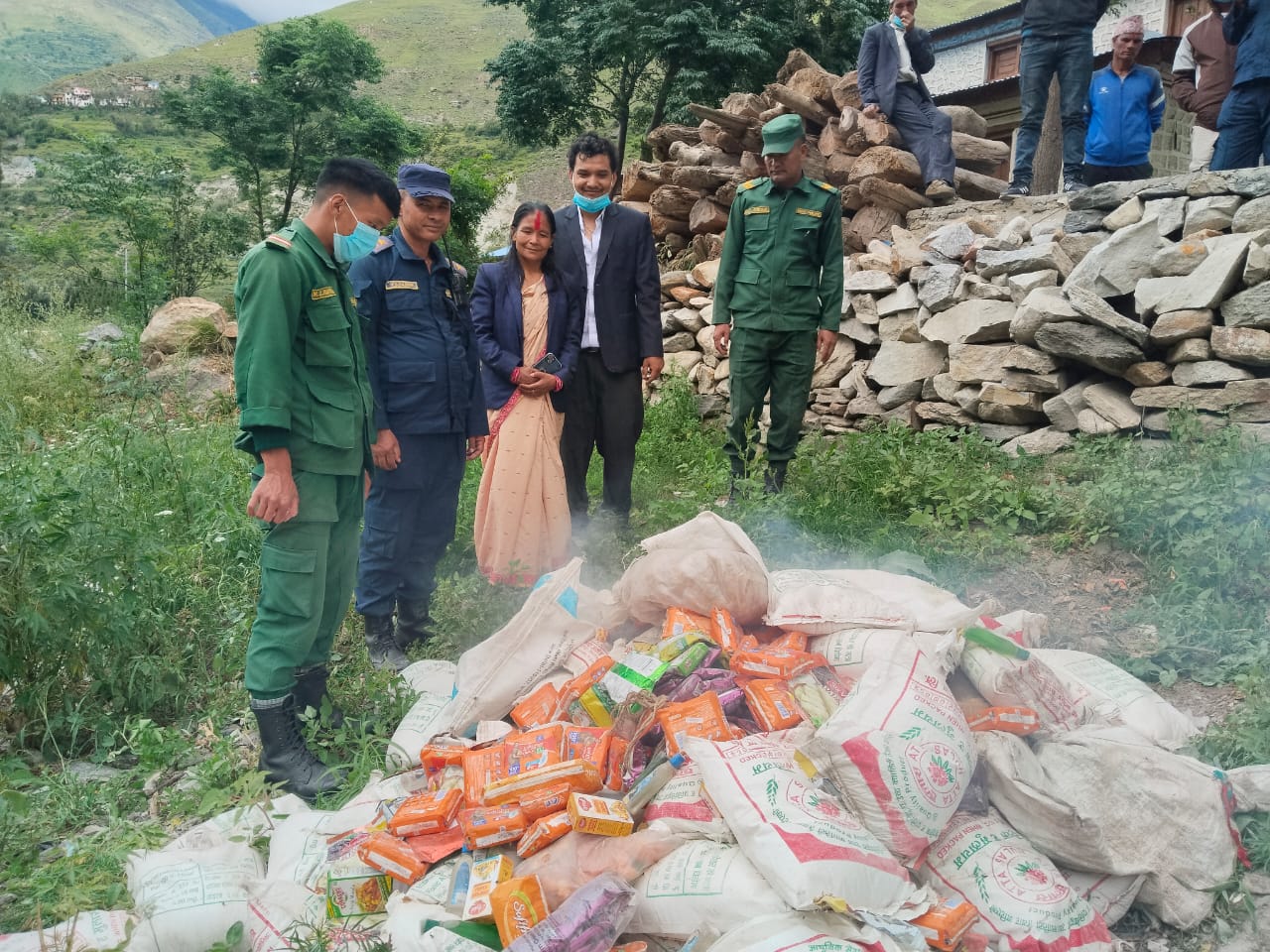 त्रिपुरासुन्दरी नगरपालिकाद्वारा बजार अनुगमन, ५५ हजार बराबरको म्याद गुज्रेका सामान नष्ट