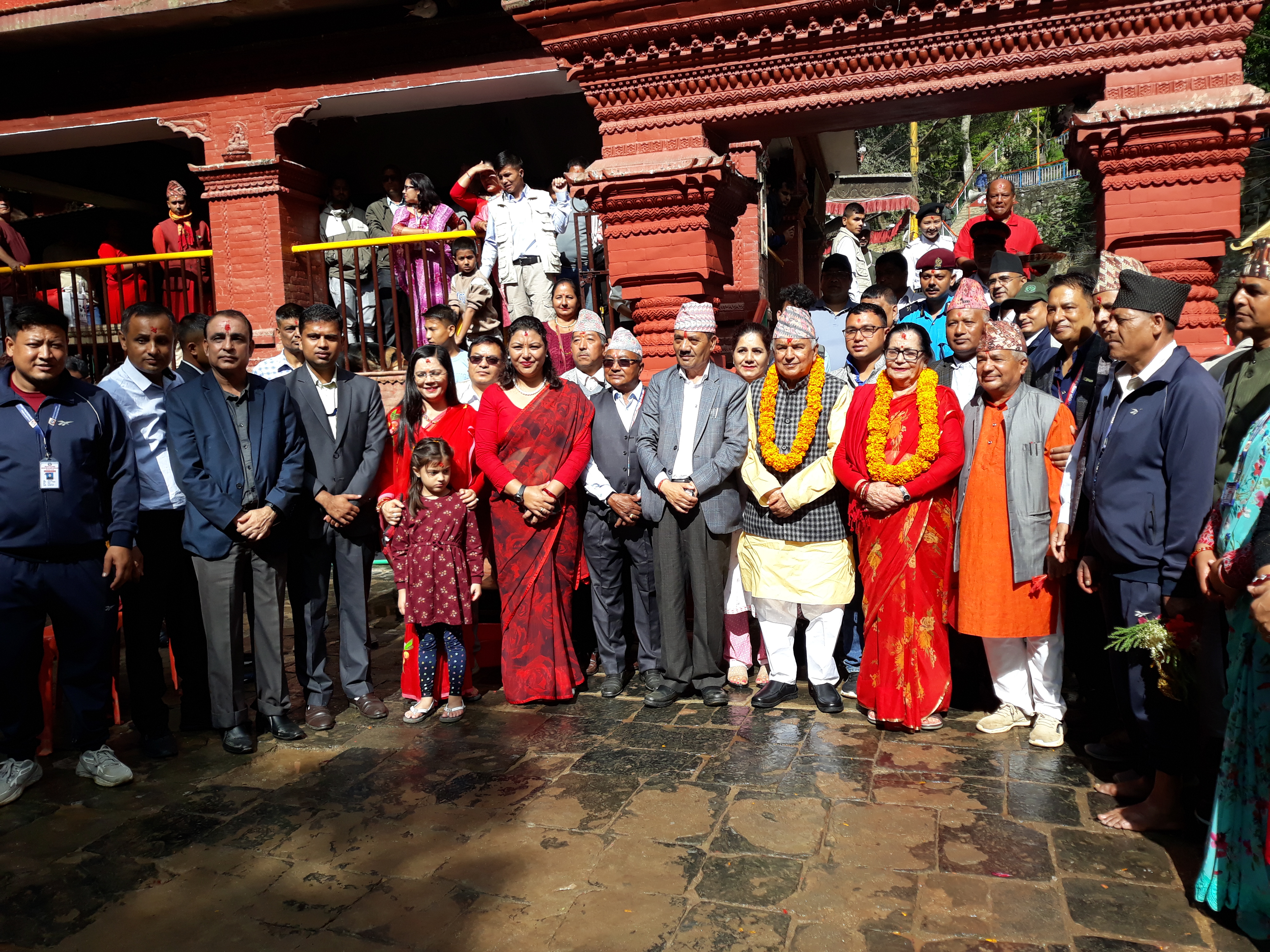 राष्ट्रपतिद्वारा दक्षिणकाली मन्दिरमा पूजाअर्चना