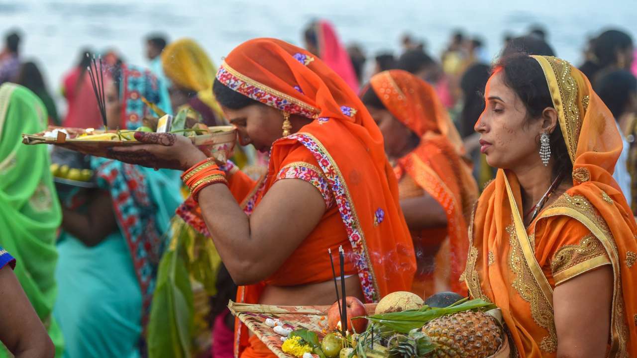 छठ पर्वको मुख्य दिन आज, अस्ताउँदो सूर्यको पूजा गरिँदै