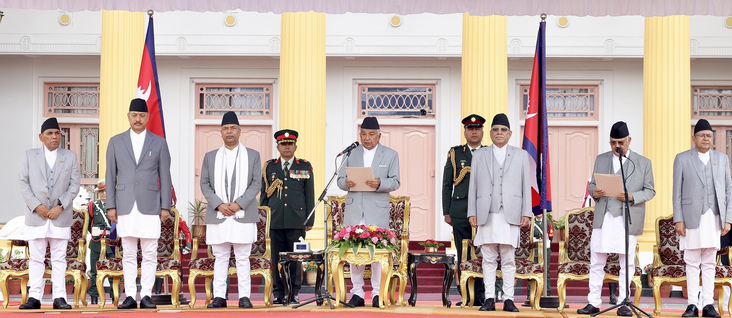 प्रधानमन्त्री ओलीले लिए शपथ