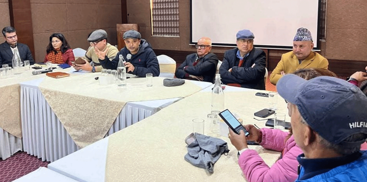 कांग्रेसका विशेष महाधिवेशन पक्षधरले गरे बुद्धिजीवीसँग छलफल