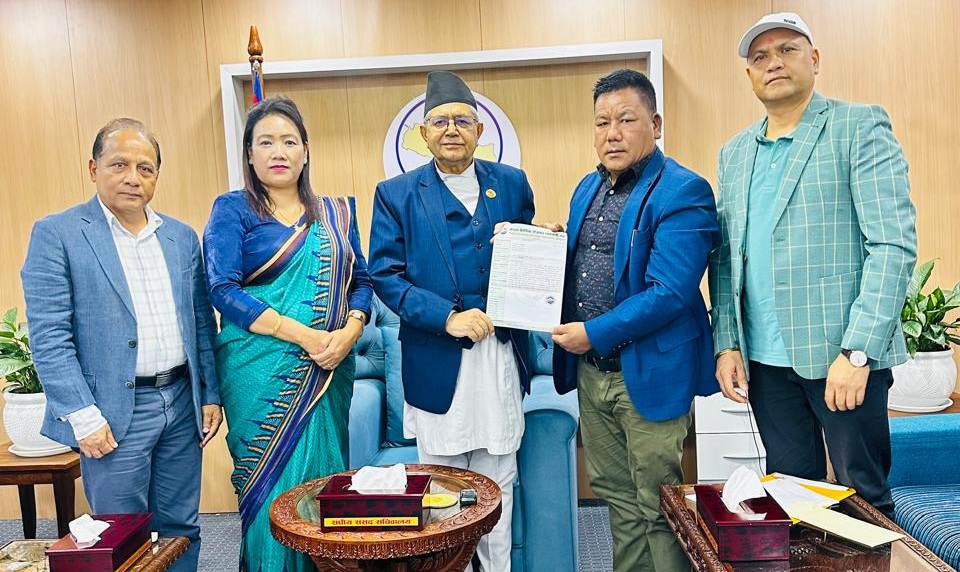 जसपा नेपालको राष्ट्रिय महाधिवेशन मञ्च हावाहुरीले भत्कायो
