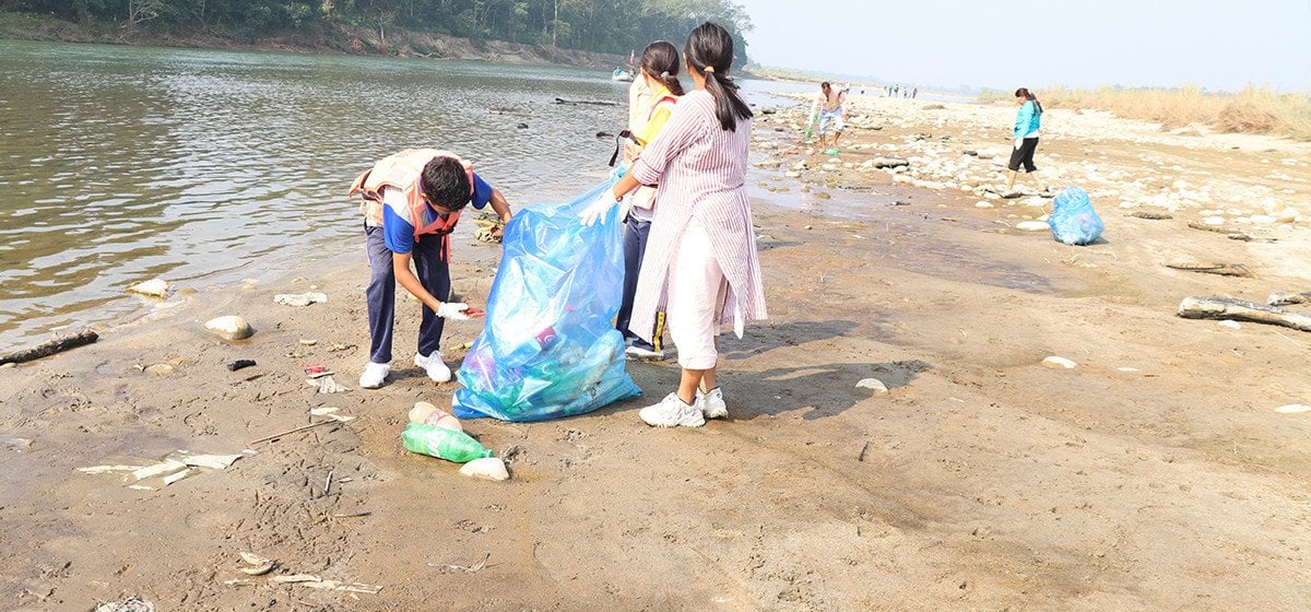 लोपोन्मुख जलचर जोगाउन राप्ती नदी सरसफाइ