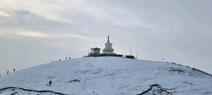 कालिञ्चोक–शैलुङमा हिमपात : चरिकोटमा झरी, दोलखामा चिसो बढ्यो