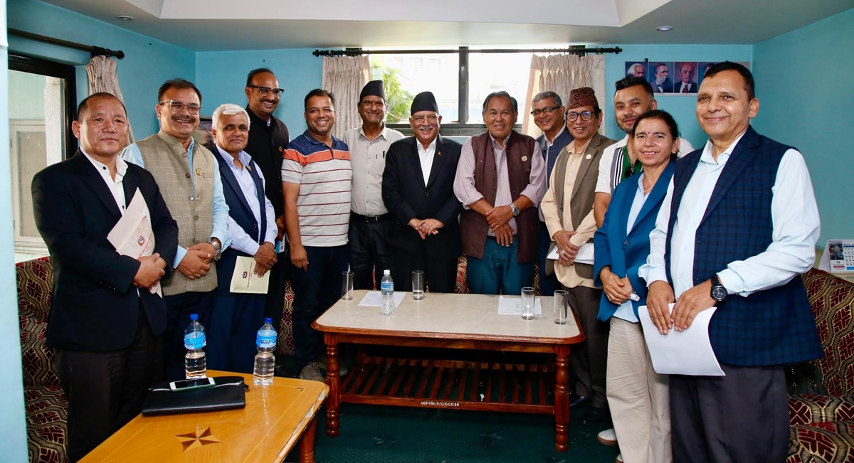 खेल र चलचित्र क्षेत्रको विकासलाई महत्व दिँदै आएको छु : प्रचण्ड