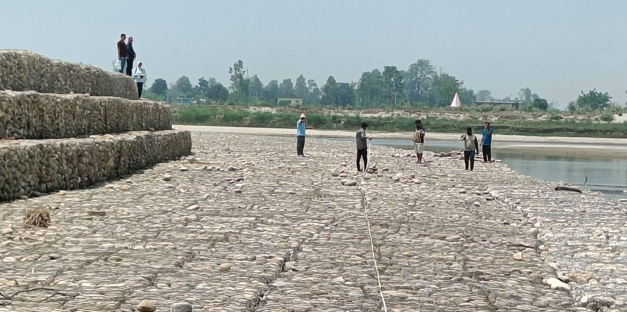 महाकाली नदीमा एक हजार २२० मिटर तटबन्ध निर्माण