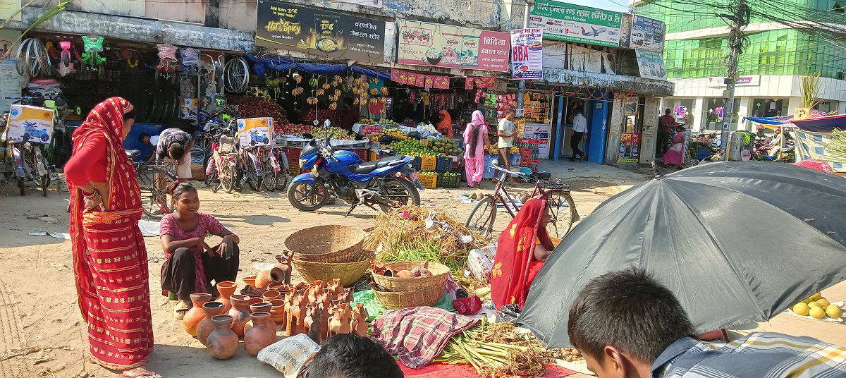 लहान बजारमा छठ पर्वको चहलपहल