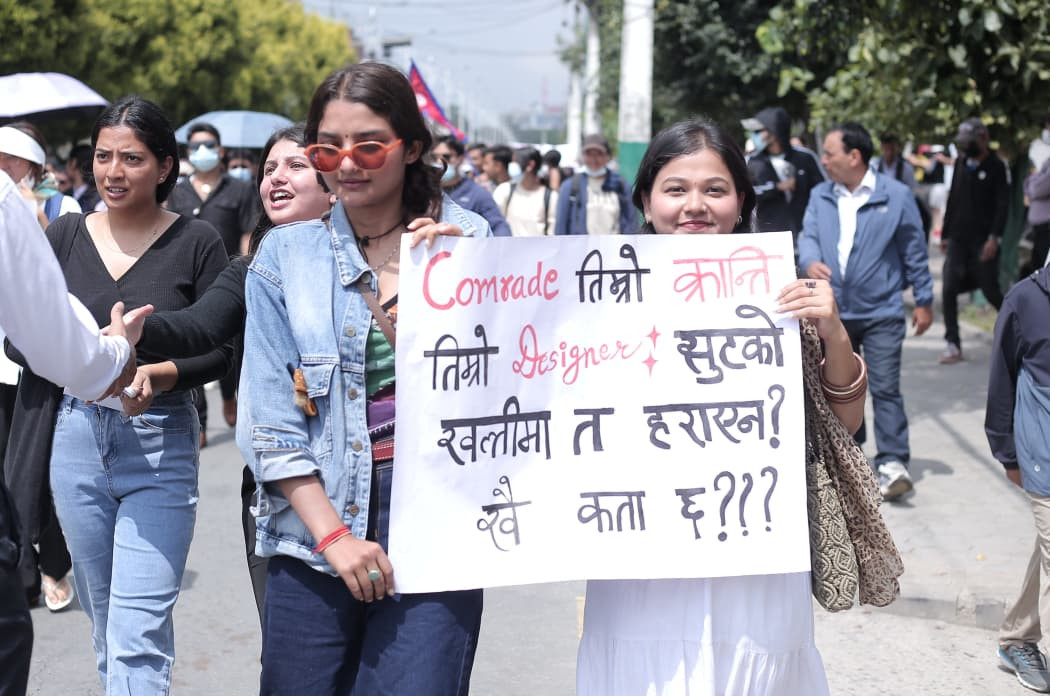 बबरमहल–बानेश्वर सडकमा सवारी आवागमन पूर्णरुपमा बन्द