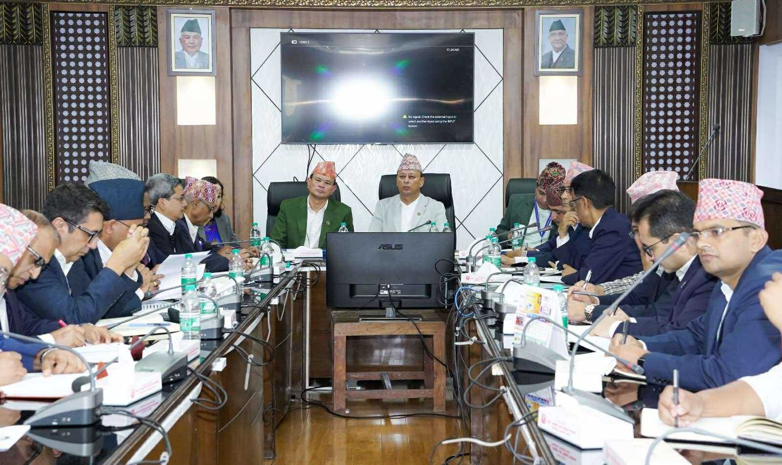 काममा ढिलासुस्ती नगर्न मातहतका कर्मचारीलाई ऊर्जामन्त्री खड्काको निर्देशन
