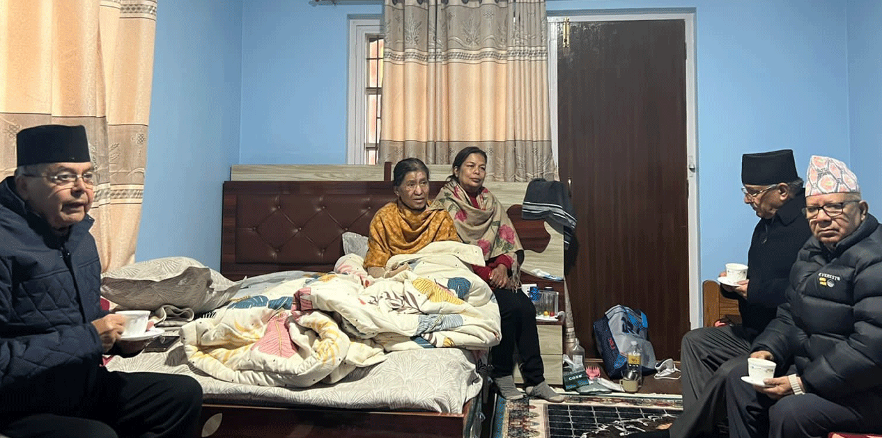 रविलक्ष्मीको स्वास्थ्य अवस्था बुझ्न डल्लु पुगे ‘प्रचण्ड’ र नेपाल